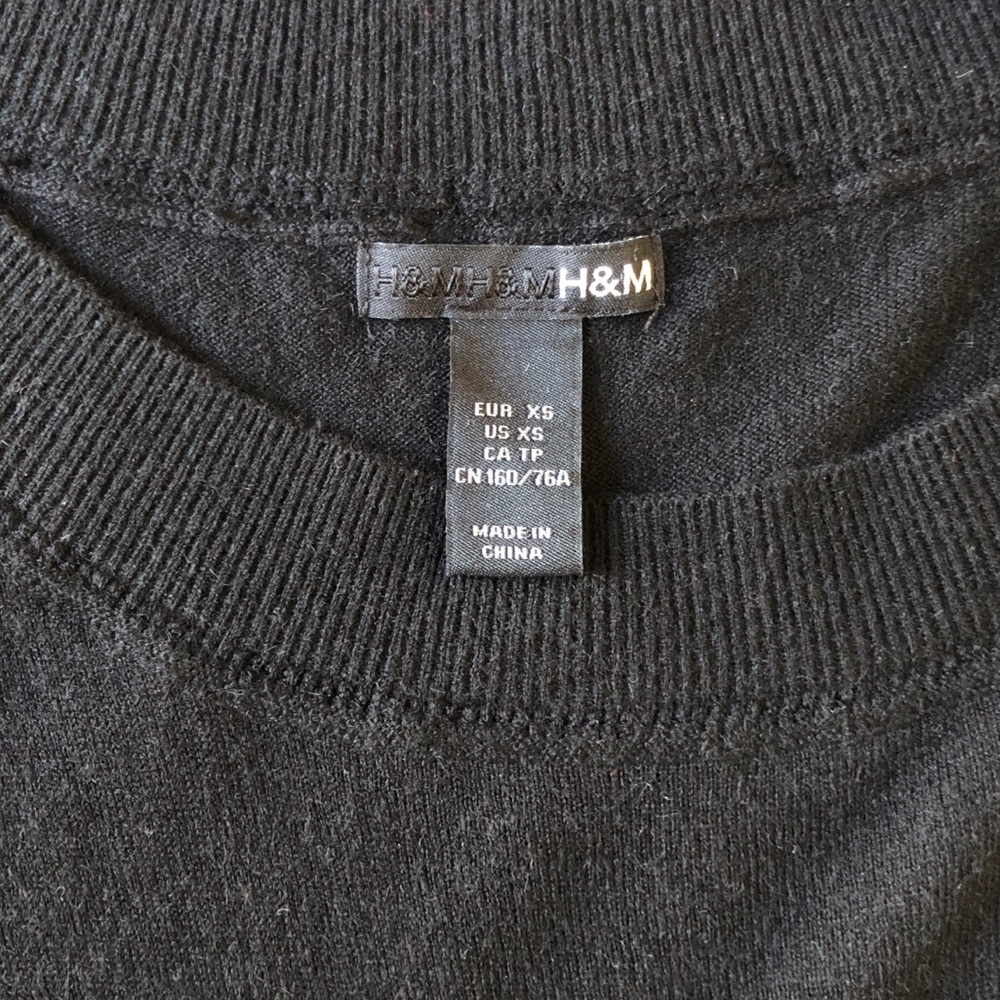 H&M Short Sleeve Top - Picture 3 of 3